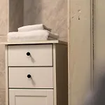 Easy By Interior - Bahnhof, Zentral, Modern, Parkplatz Extra