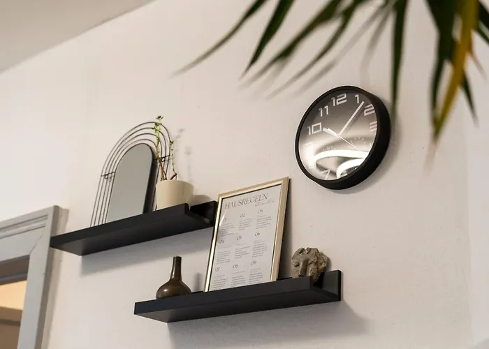 Easy By Interior - Bhf Nähe, Zentral, Modern, Parkplatz Extra Apartment *