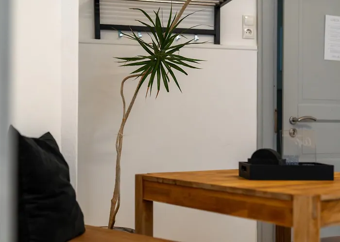 Easy By Interior - Bhf Nähe, Zentral, Modern, Parkplatz Extra Apartment *